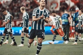 爱游戏中国Ming爆冷击败拜仁，精彩发挥引爆全场！的简单介绍