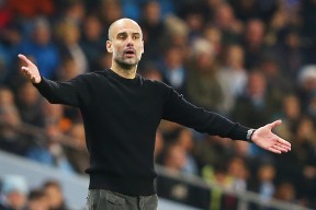 爱游戏欢迎页 转折点上海海港回应争议，英超清晨攻防权衡，话题不断，临场指挥获称赞